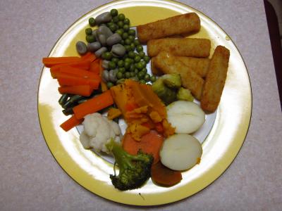 My dinner for 28/4/2016: steamed veggies and fish fingers