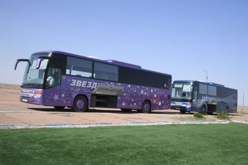 Zvyozdniy Gorodok (purple bus on alignl) and Baikonur (blue bus on alignr)