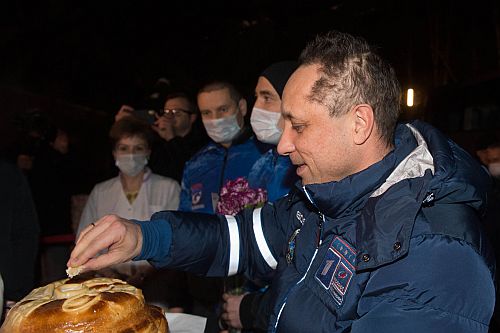 Cosmonaut Anton Shkaplerov welcomed with bread-and-salt